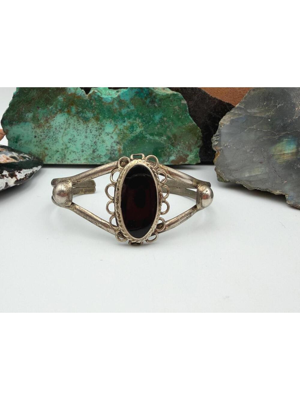 Vintage Old Pawn Stamped 925 Sterling Silver Onyx Oval Cuff Bracelet